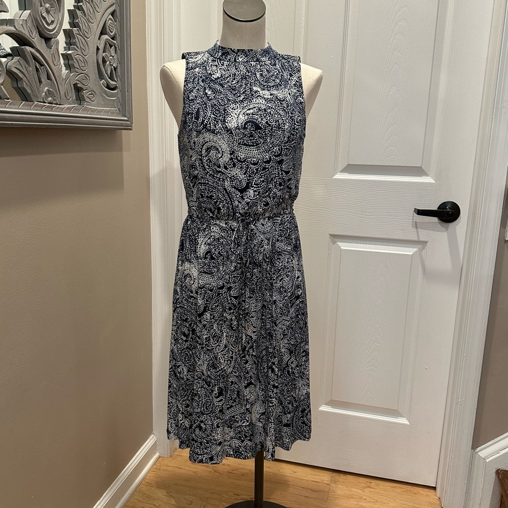 The Limited Paisley Print navy/white Dress. Size Small. Excellent Condition